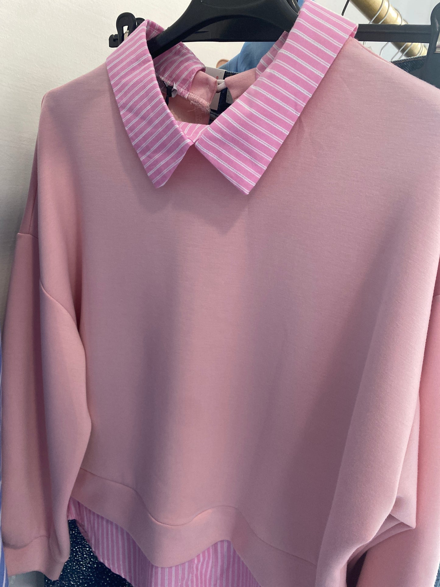 Felpa con finta camicia