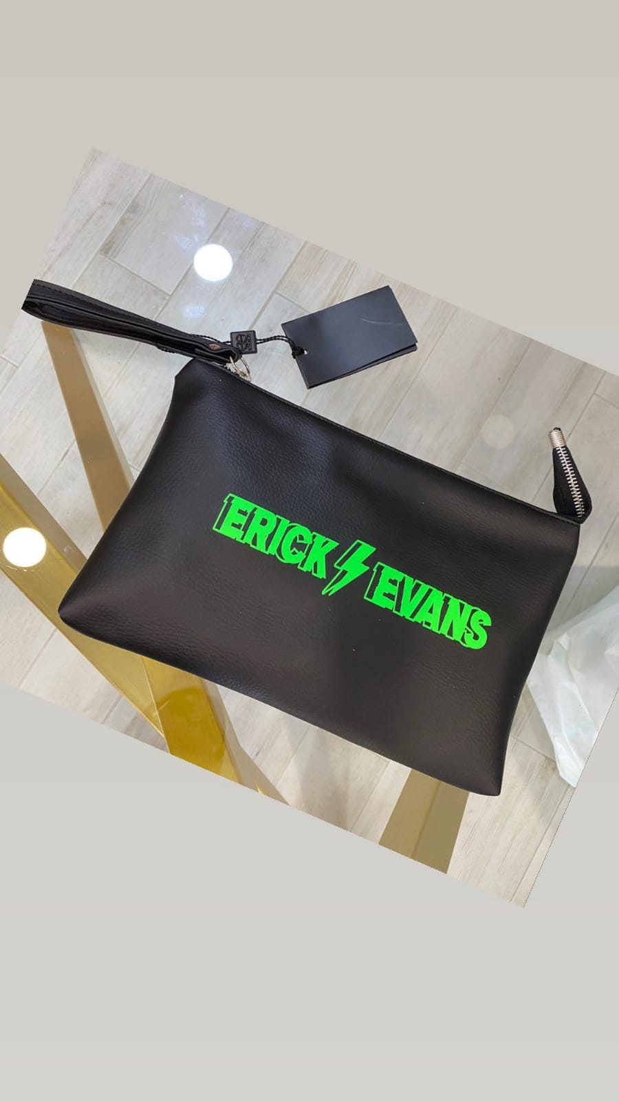 Pochette a Mano